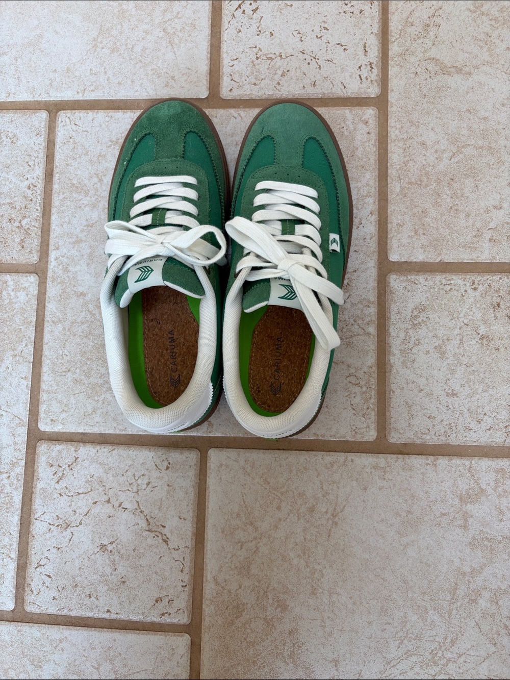Cariuma Green and White Women's Sneakers